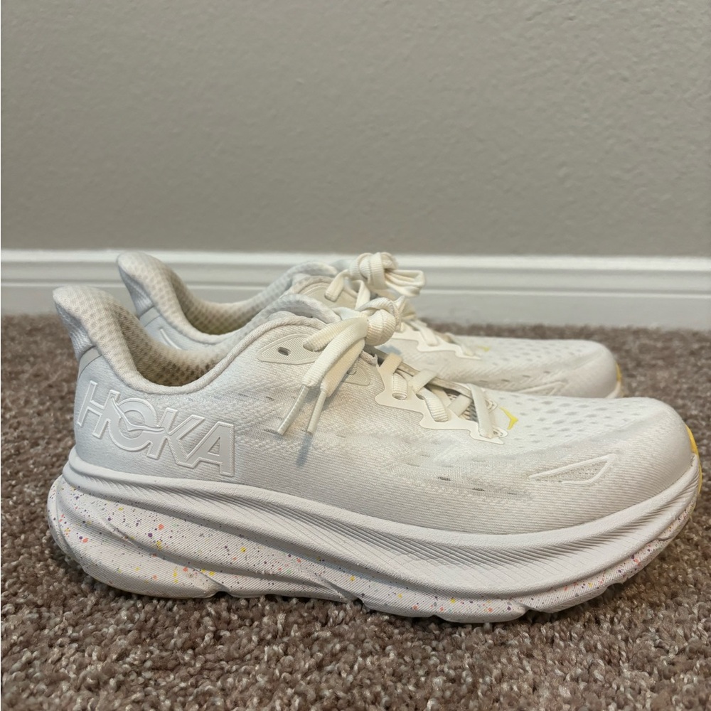 Hoka Clifton 9 - worn 4 times.